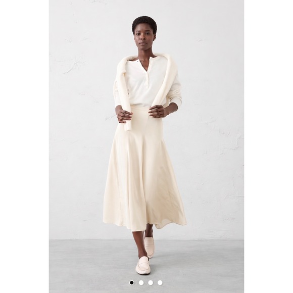 Banana Republic Factory Dresses & Skirts - Banana Republic Factory Godet Sheen Midi Skirt Beige Tan Size 6